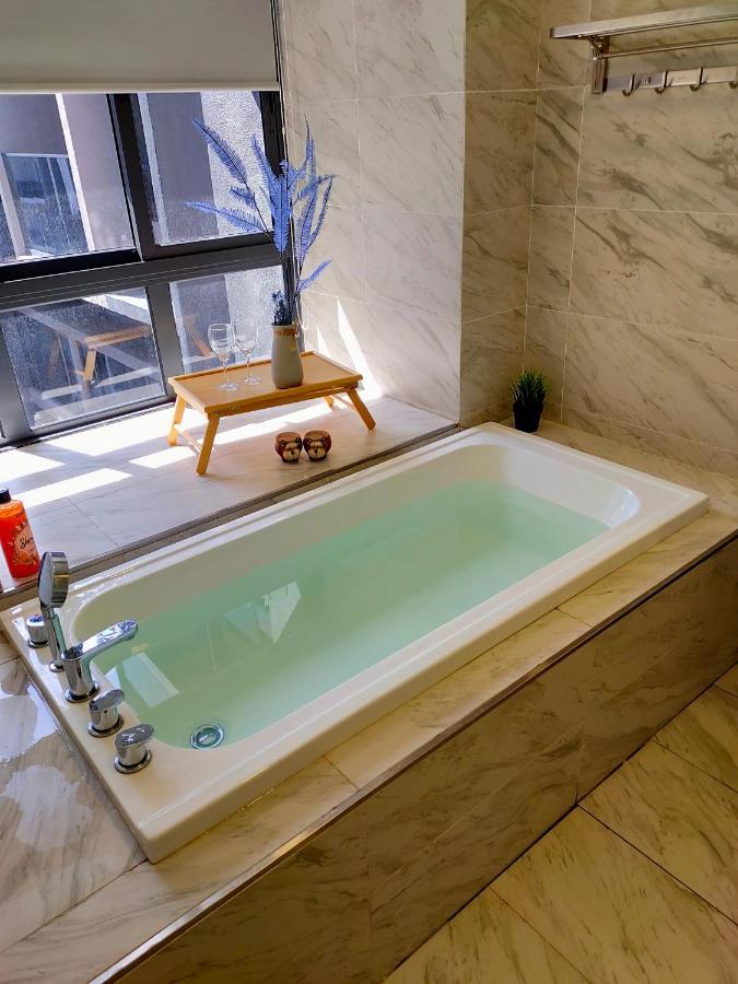 Melaka Town - Imperio Residence Studio With Bathtub Экстерьер фото